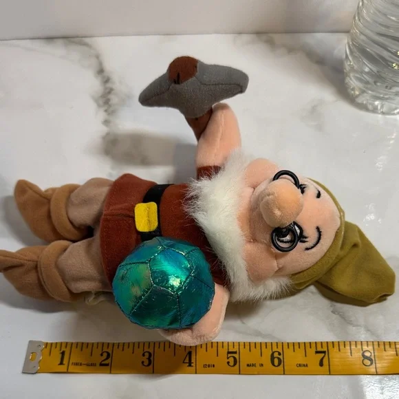 Disney Snow White & the 7 Dwarf Bean Bag Plush with Gem - Doc NWOT - Picture 10 of 14